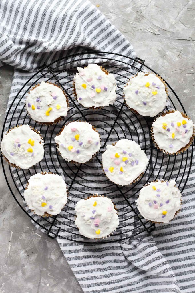 Overhead shot of frosted cupcakes.