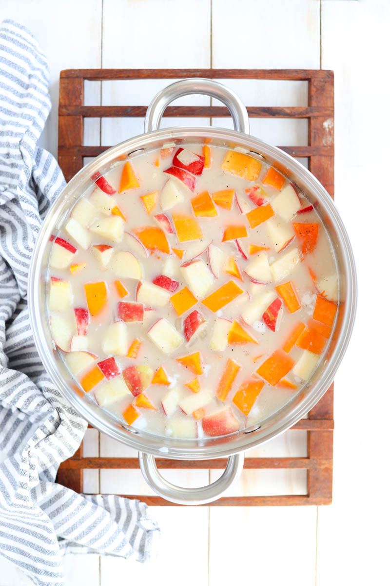 Vegetables and broth in soup.