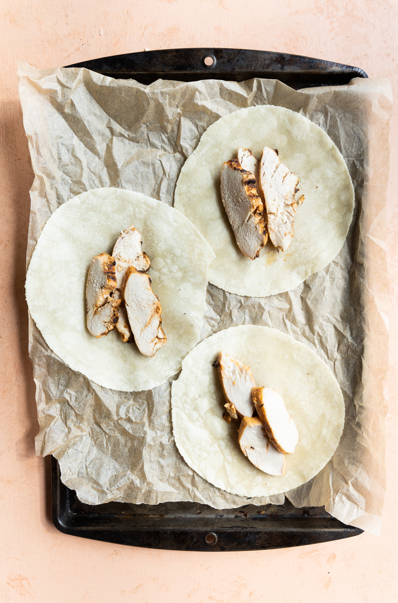 Tortillas with chicken breast.