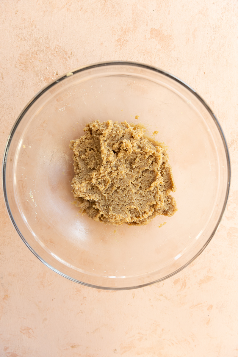 Crust dough in bowl.